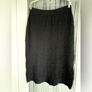 Vince Graphite Textured Midi Skirt.
NWT